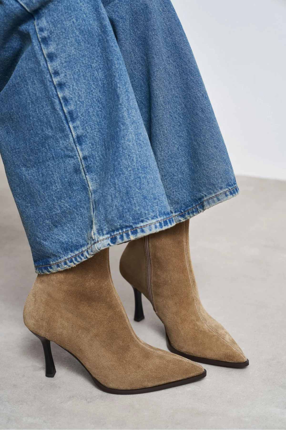 Nisantasi Marma Rome Suede Zipper ჩექმა Nisantasi Marma Rome Suede Zipper ჩექმა